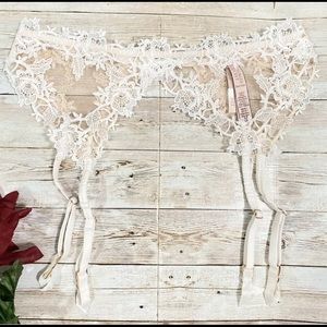 Victoria's Secret NEW NWT Garter Belt Very Sexy Floral Lace XS/S NWT